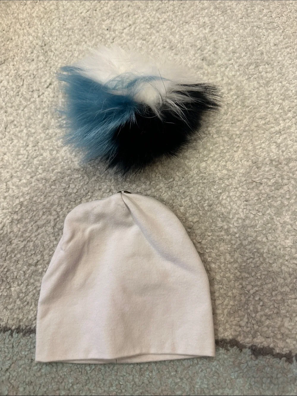 Adorable baby Pom Pom hat
